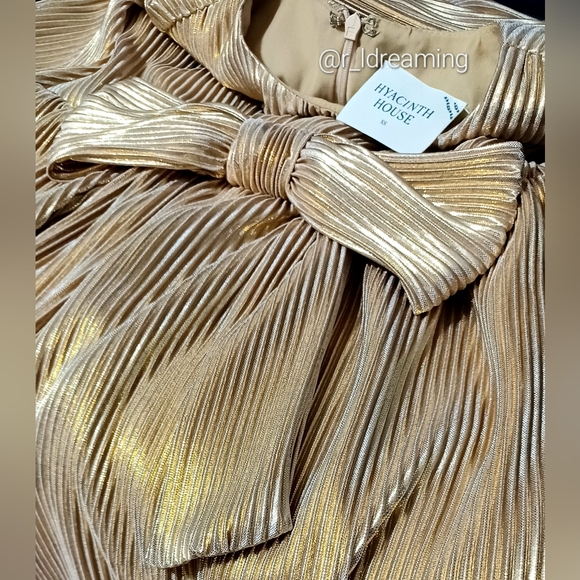 NWOT Bell-Sleeved Goldie Mini Dress Size XS Gold Color by Hyacinth House - Picture 4 of 10